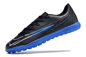 Chuteira Infantil Society Nike Phantom GX Club TF Preta e Azul "Shadow Pack"