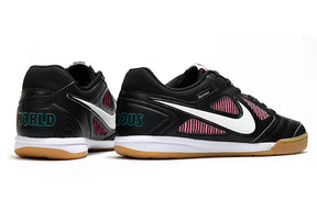 Chuteira Nike SB Gato Futsal Preto com Rosa